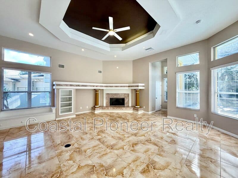 Largo House: 10334 Longwood Dr