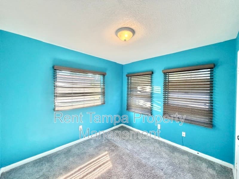 St. Petersburg House: 1635 40th Street South