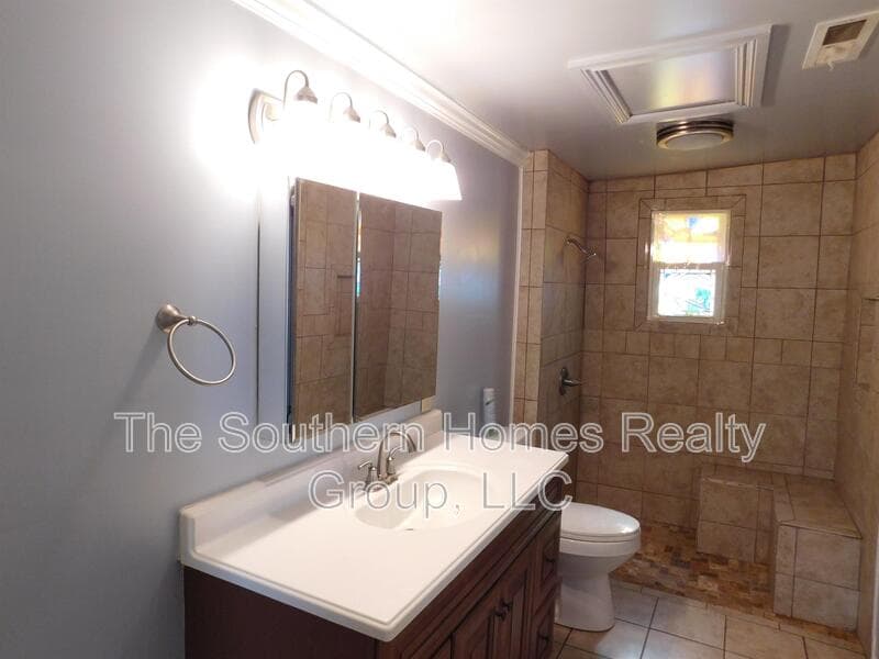 Etowah House: 530 6th Street