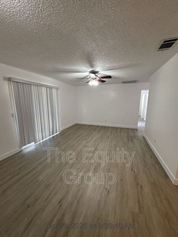 Visalia House: 3721 W Howard