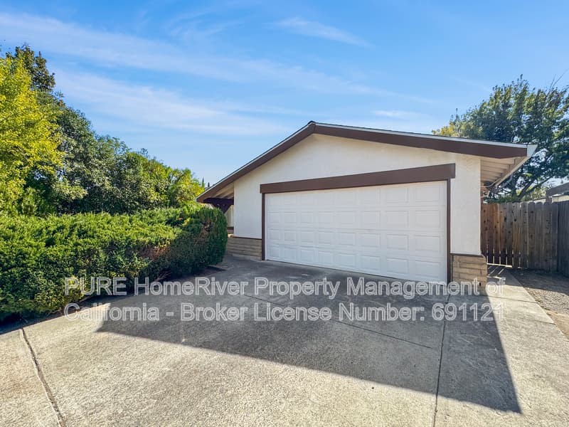 Sacramento House: 4250 Red Deer Way