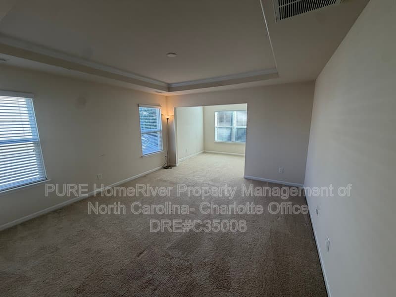 Mooresville House: 150 Farmers Folly Drive