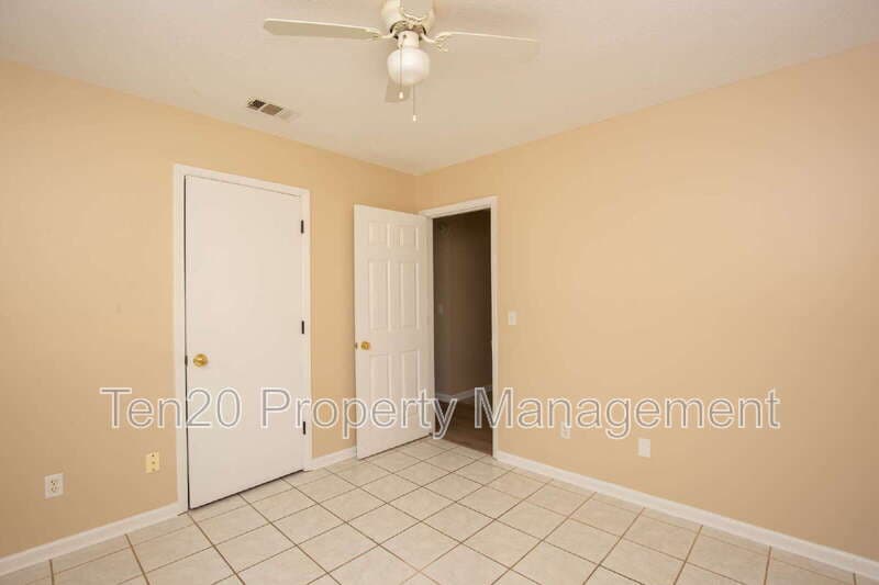 Columbus House: 8343 Twin Chapel Drive
