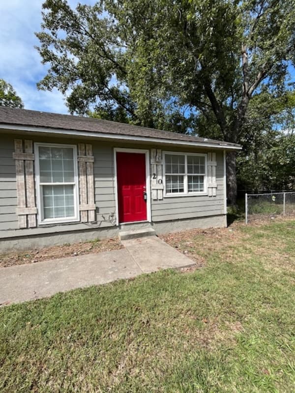 Austin House: 20 Opal Mae