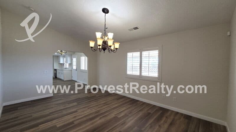 Hesperia House: 8305 Topaz Ave