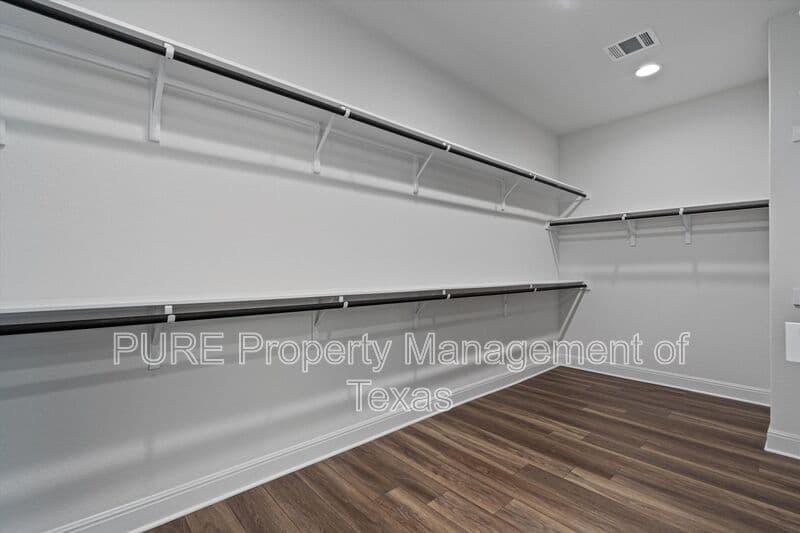 Georgetown House: 1138 Woodpark Lane