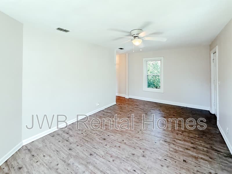 Jacksonville House: 3048 Dignan St