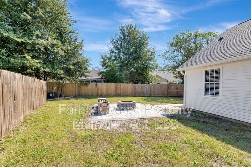Summerville House: 106 Quest Street