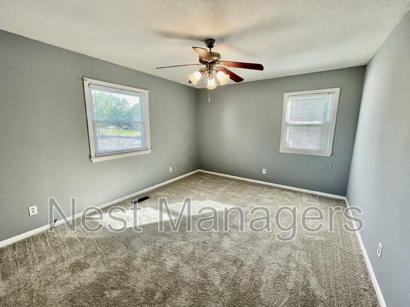 Fayetteville House: 7401 Paxton Drive