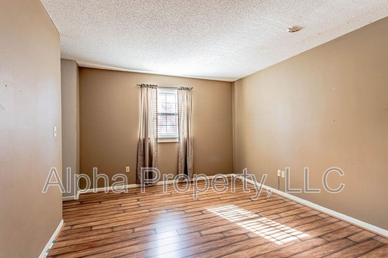 Taylors Condo: 812 Reid School Rd
