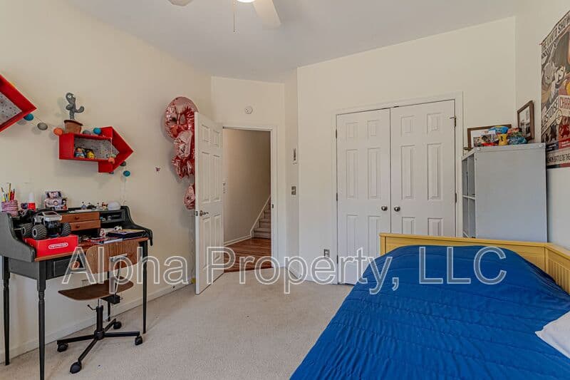 Greer House: 209 Birchleaf Ln