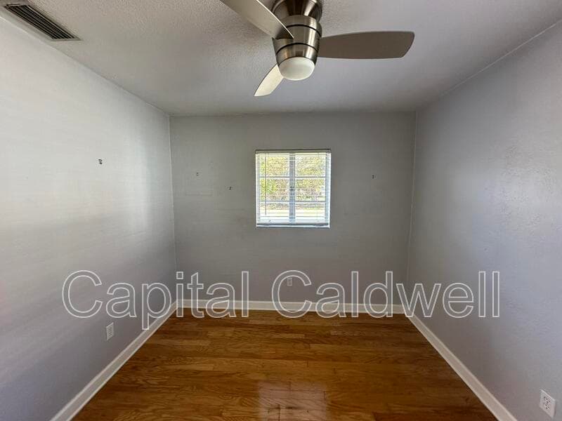 Clearwater House: 18 N Meteor Ave