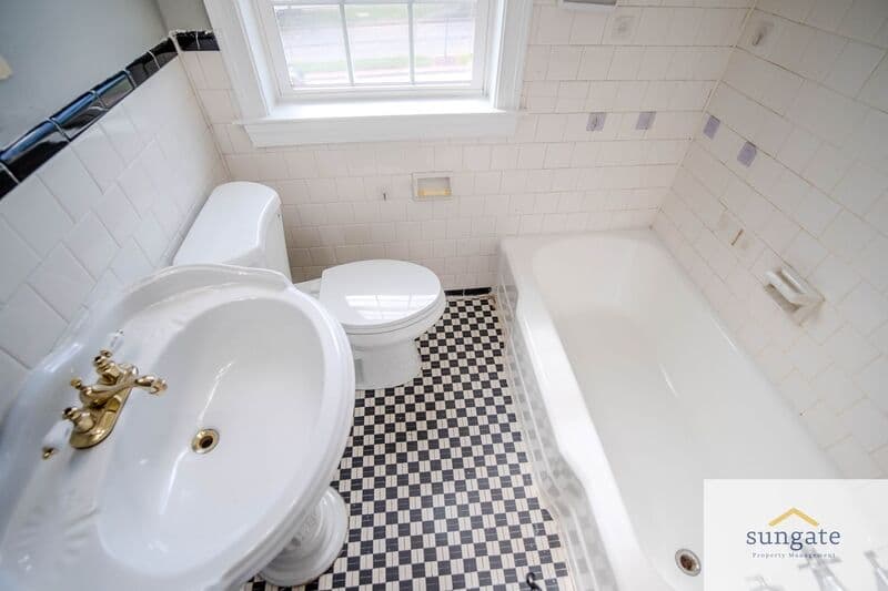 Towson Townhome: 8322 Loch Raven Blvd