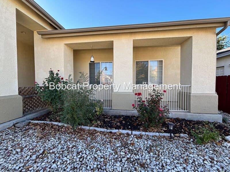 Dayton House: 425 Crosswinds Dr