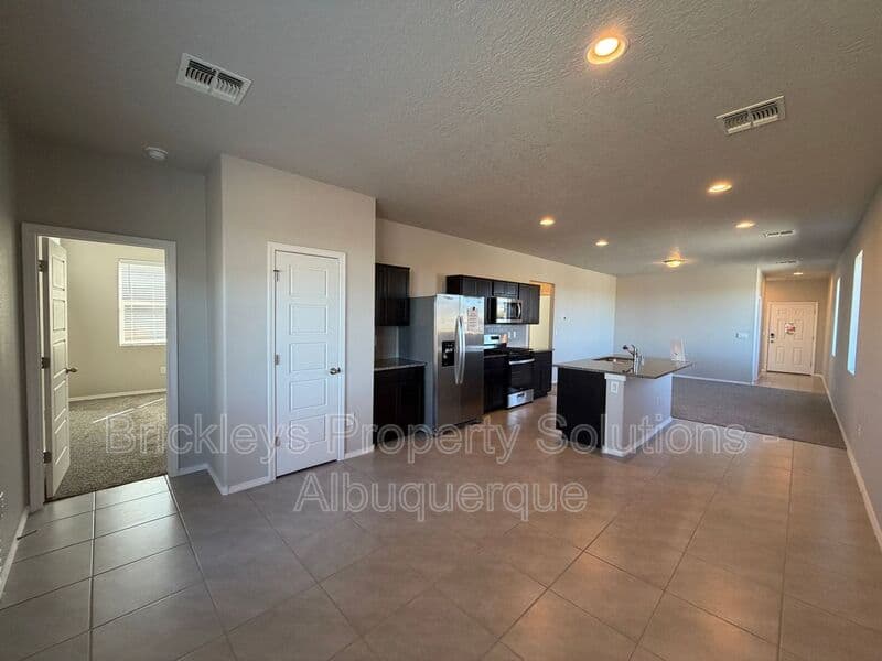 Rio Rancho House: 4875 Mount Salas St NE