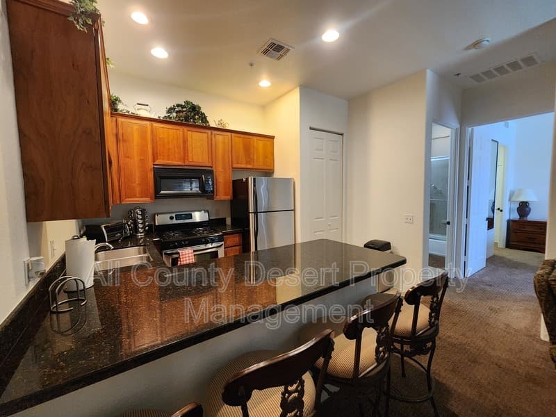 La Quinta Condo: 50650 Santa Rosa Plaza