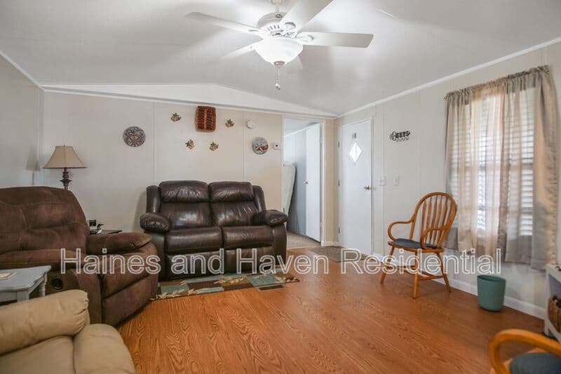 Haines City House: 3208 Lakeview Dr