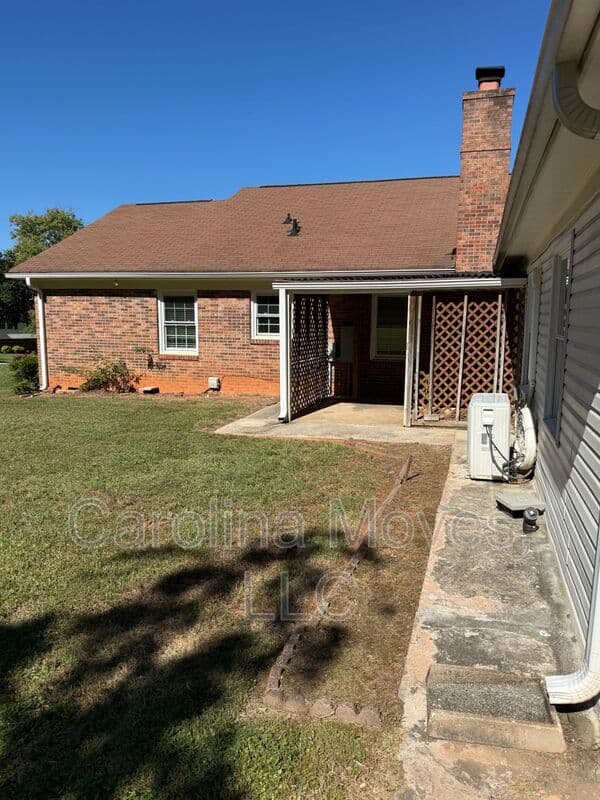 Greenville House: 4597 Coach Hill Drive