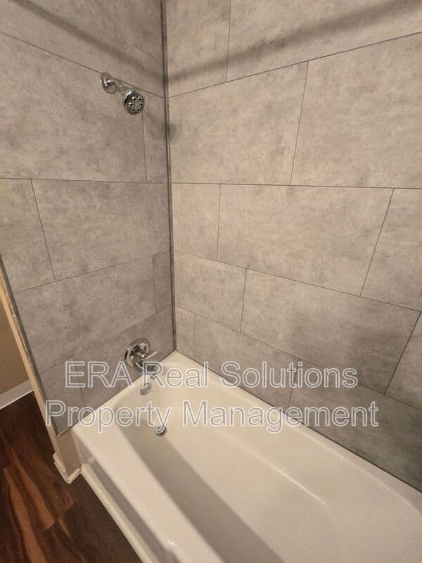 Columbus House: 2324 N WOODBROOK E CR