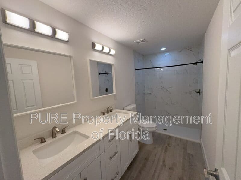 Ocala House: 11165 NW 7th Street