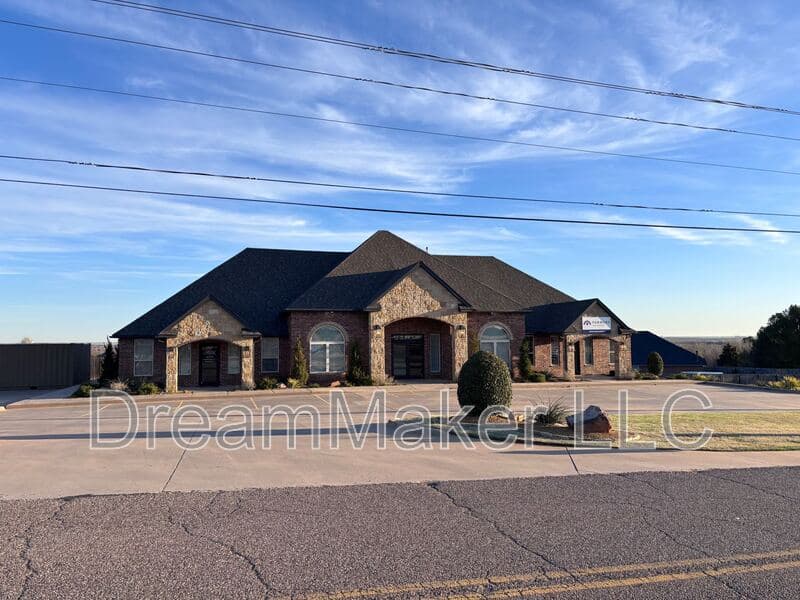 Norman House: 2815 SE 44th Street