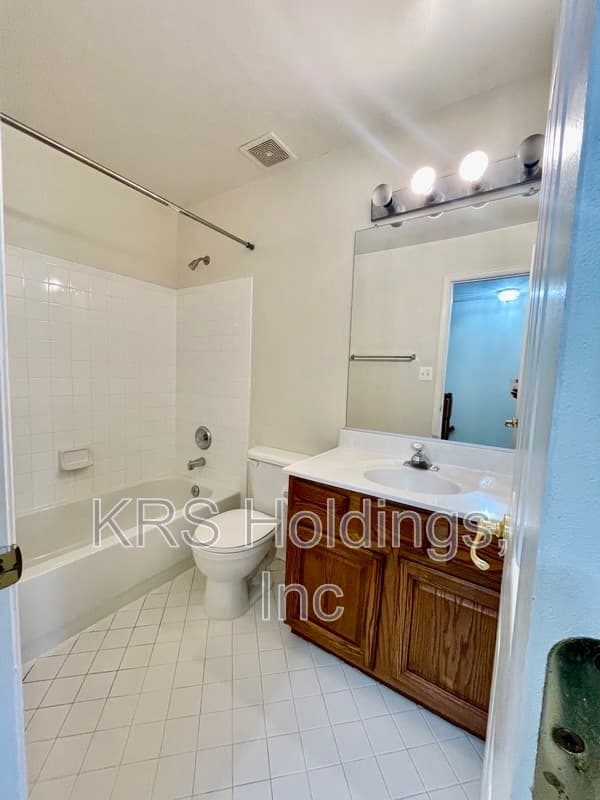 Woodbridge Townhome: 15241 Barnabas Trail