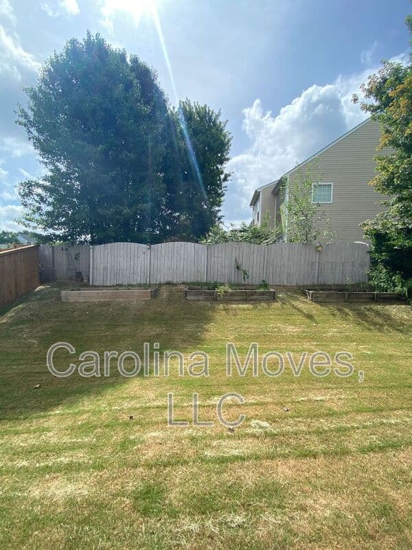 Greenville House: 204 Barbours Lane
