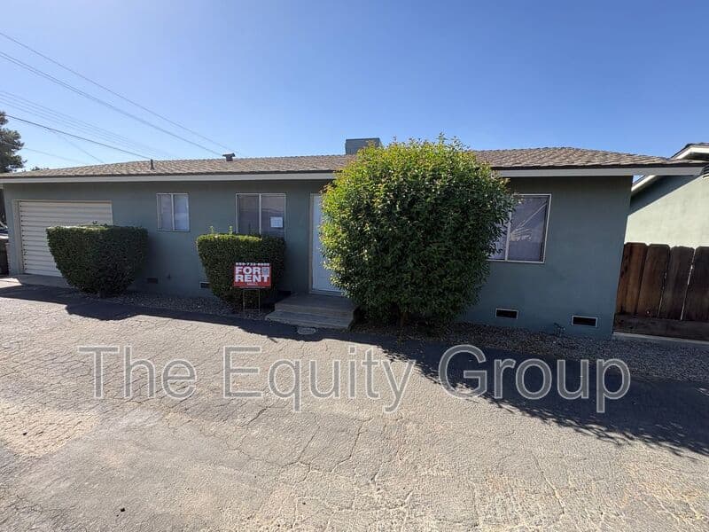 Visalia Condo: 3108 West Walnut Ave
