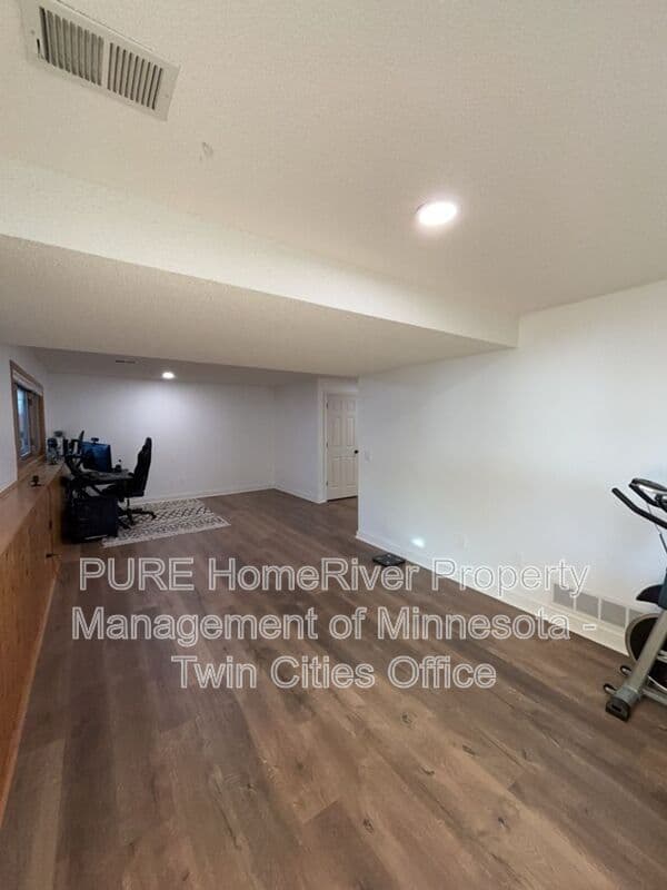 Coon Rapids House: 12394 Magnolia Cir Nw