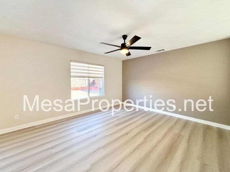 Victorville House: 15113 Pasture Way