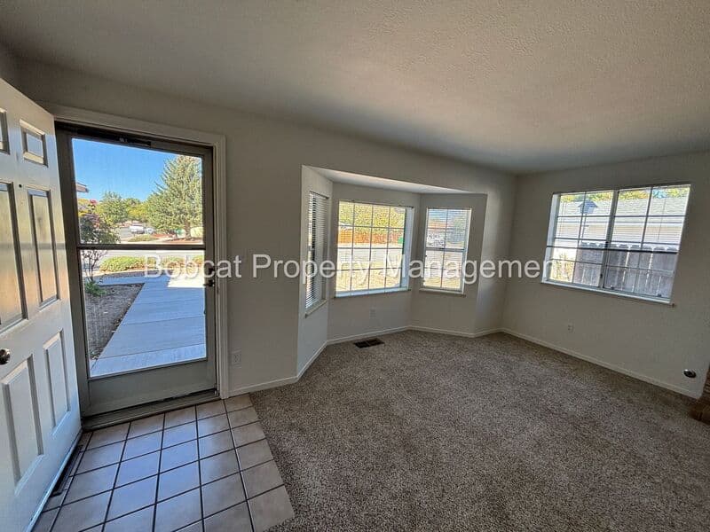 Carson City House: 707 Armory Ln
