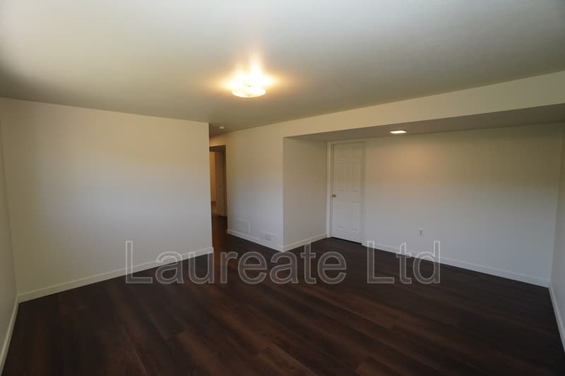 Englewood House: 3330 W. Mountain Rd.