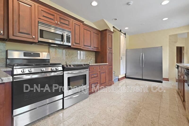 Mount Pocono House: 133 Montanesca Road