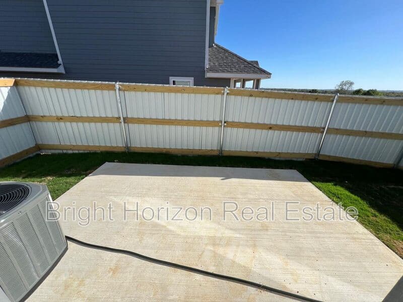 Fort Worth House: 3419 Valley Vista Drive