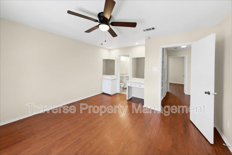 Arlington House: 1008 Bland Dr