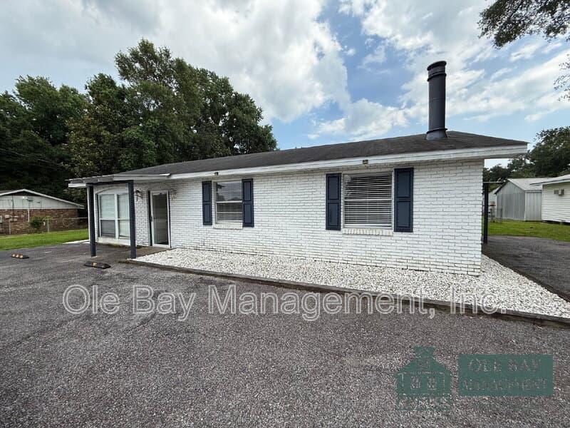 Mobile House: 6201 Three Notch Rd