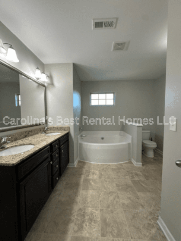Columbia House: 257 Allans Mill Drive