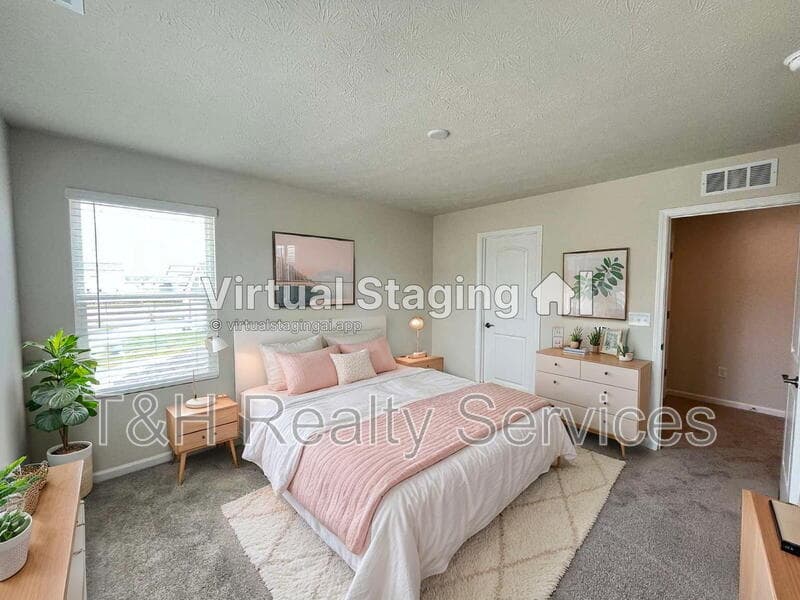 Noblesville House: 13153 Himalaya Circle