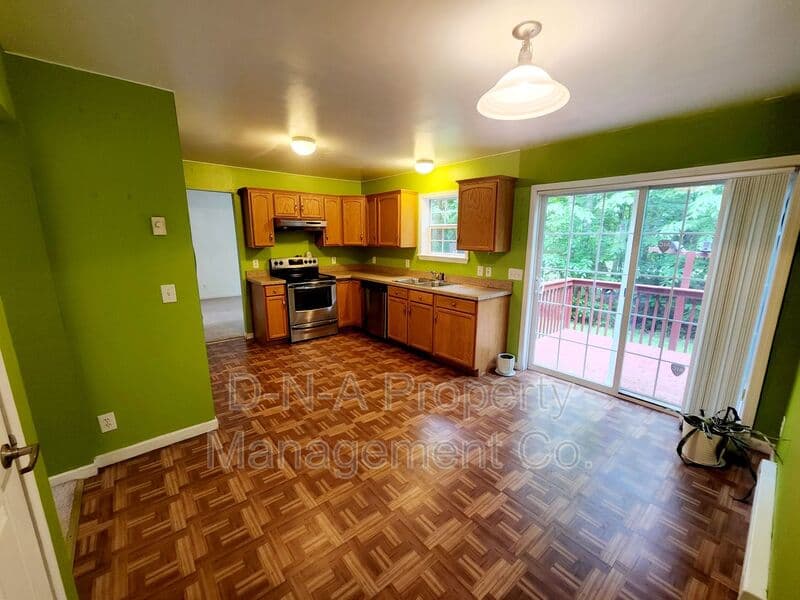 Tobyhanna House: 9421 Juniper Dr (J007)