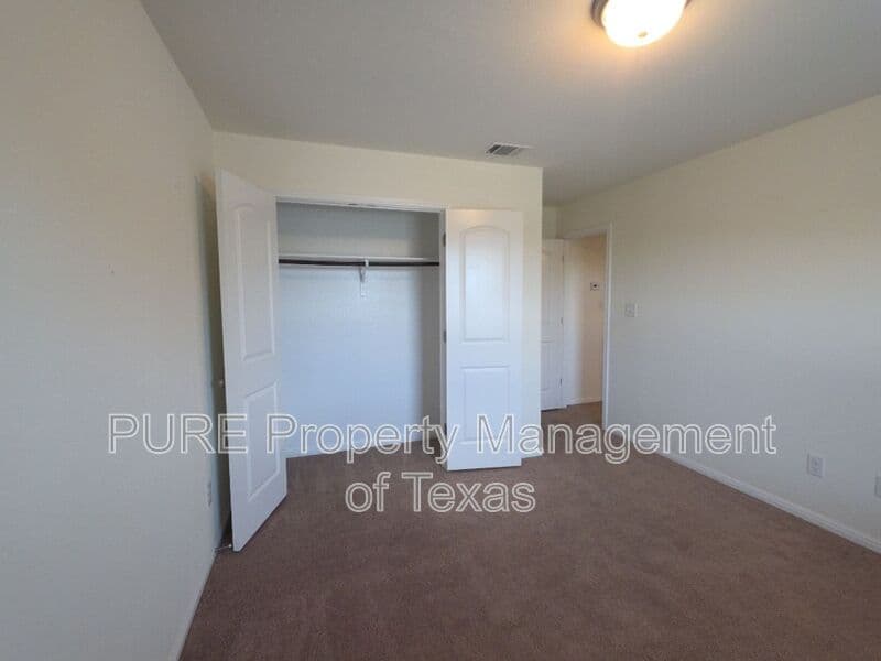 Leander House: 417 Cinnamon Teal