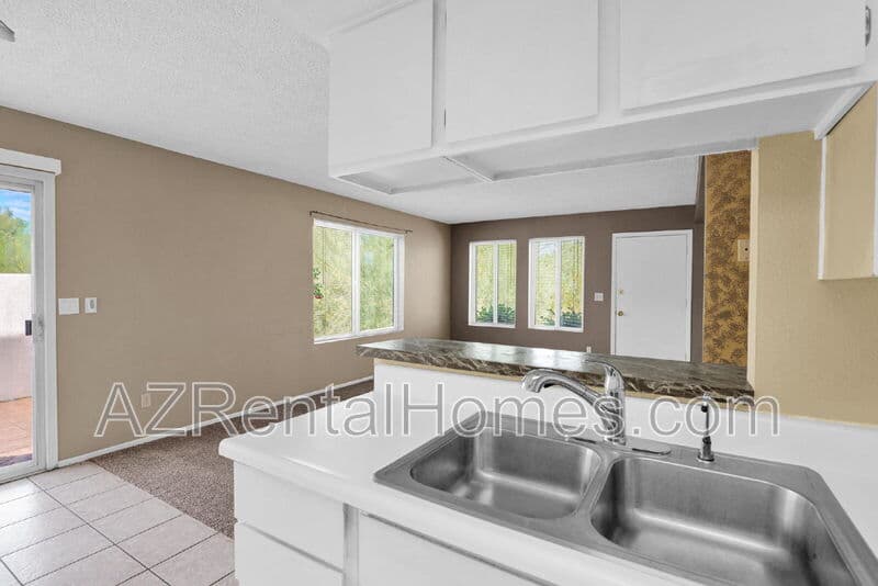 Phoenix Condo: 838 E Joan D Arc Ave