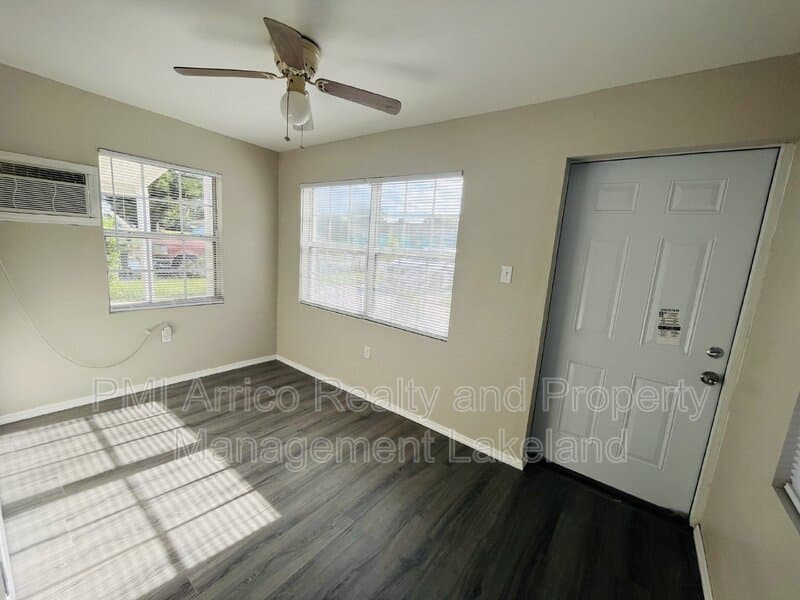 Winter Haven House: 2025 4th St NE