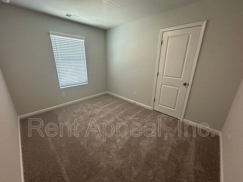 Woodstock House: 383 Lanier Cir