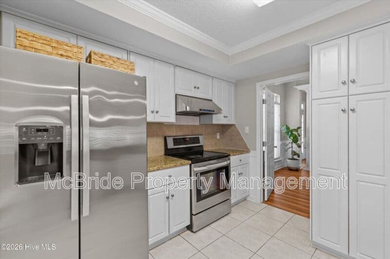 Evans House: 5105 Windmill Place