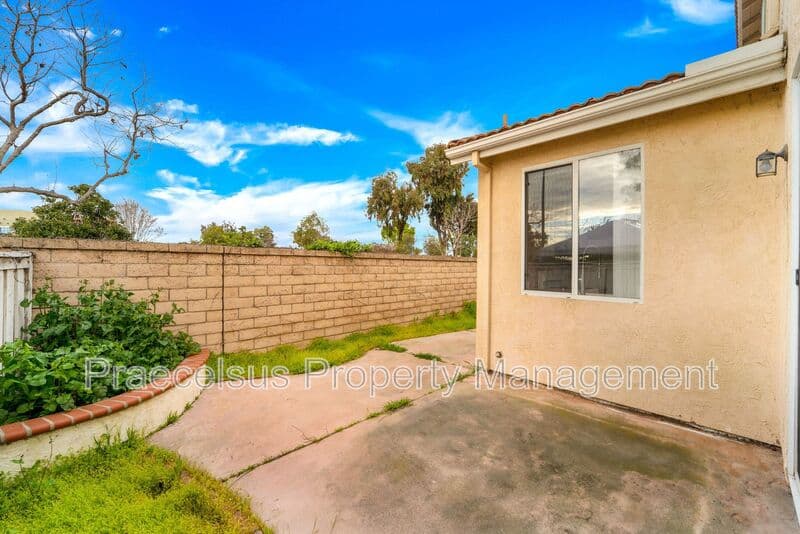 San Diego House: 8265 Gold Coast