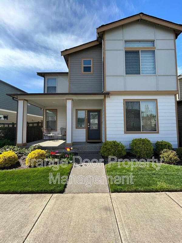 Black Diamond House: 32773 Maple Avenue Southeast