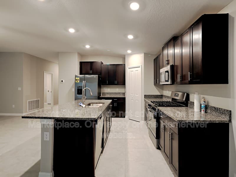 Riverview House: 10318 Scarlett Skimmer Dr