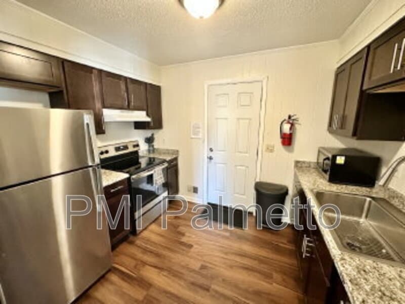 Columbia Condo: 2403 Duncan Street