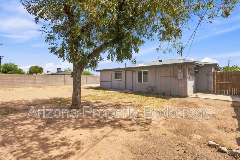 Phoenix House: 3302 W. Solano Dr. South