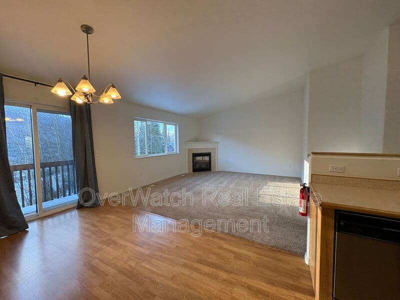 Eagle River House: 20332 Glacier Park Circle